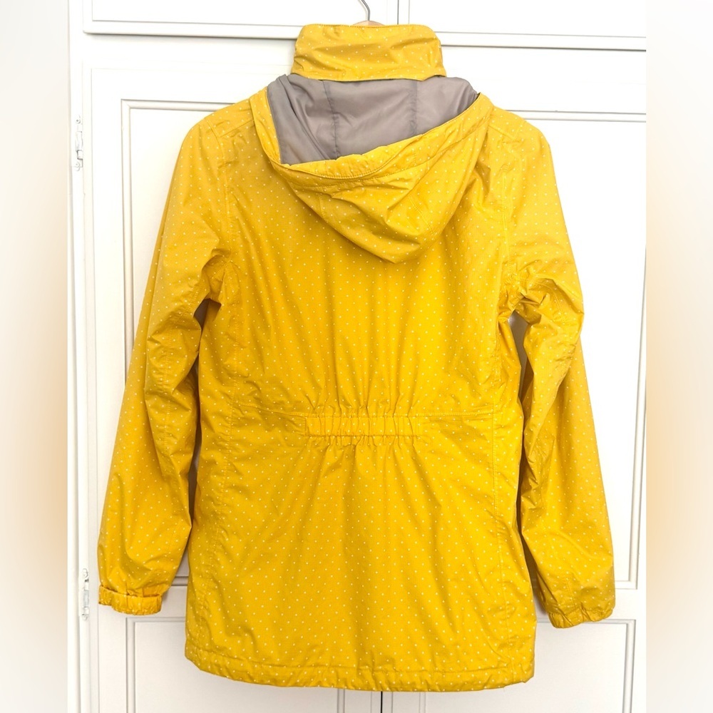The North Face Resolve Parka in Freesia Yellow Classic Dot - Picture 5 of 9